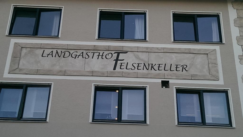 Landgasthof Felsenkeller دينكلسبهل المظهر الخارجي الصورة